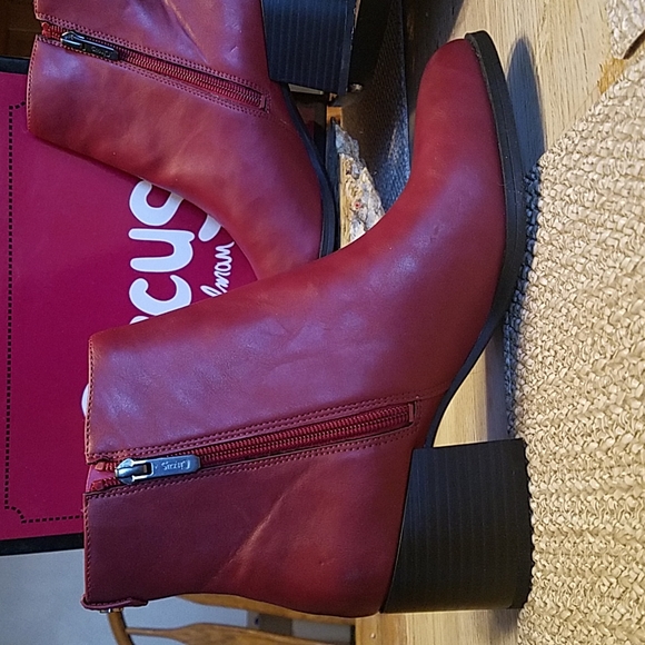 Circus by Sam Edelman Booties Size 7M NWOT Dark Cherry - Picture 5 of 8